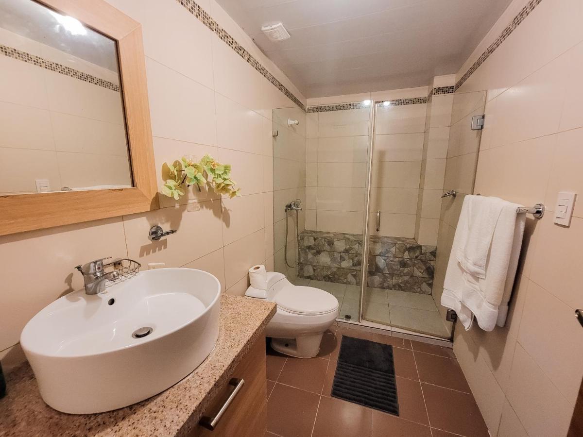 Marbella Towers Beachfront 2 Bedrooms Juan Dolio Kültér fotó