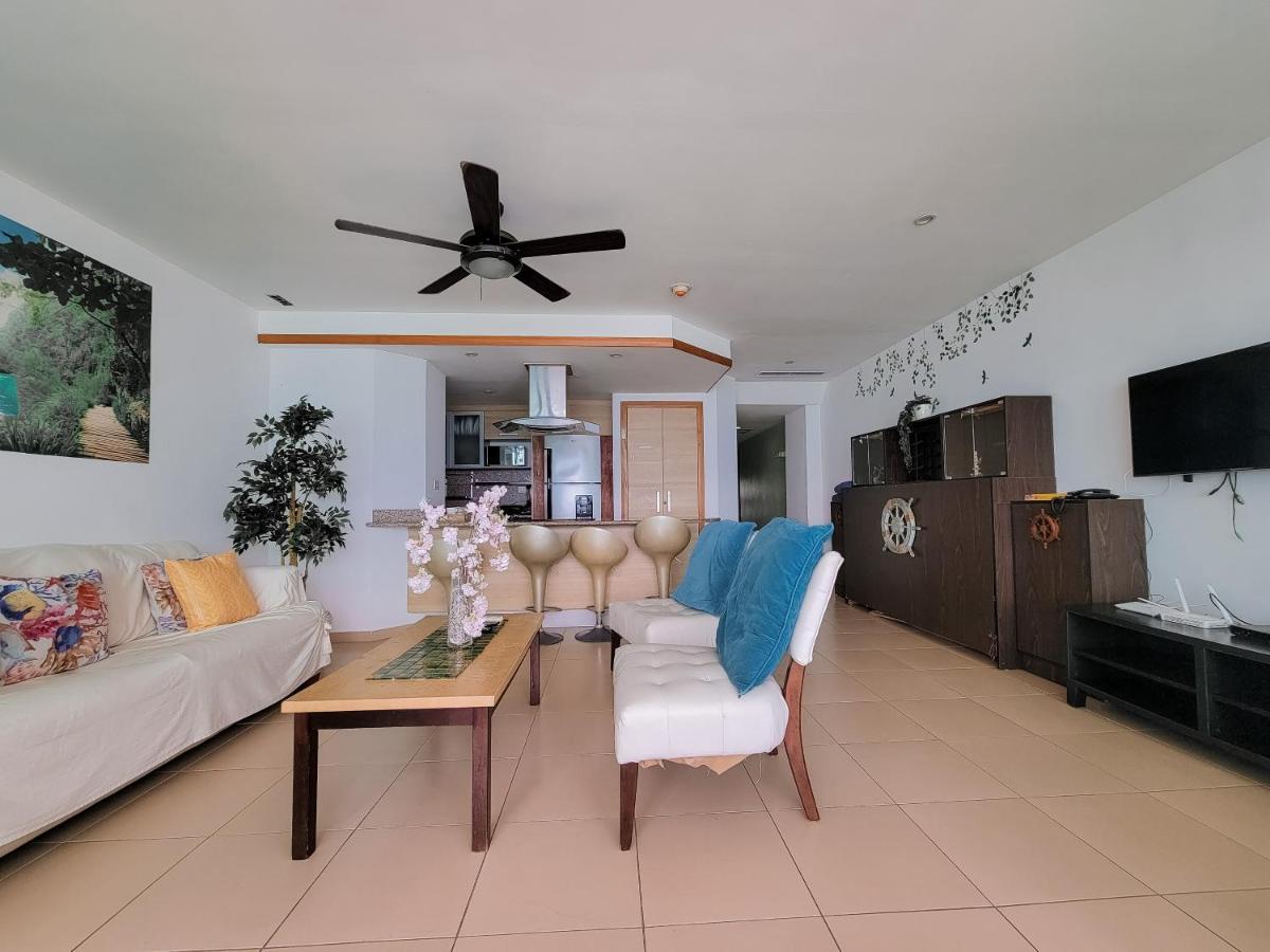 Marbella Towers Beachfront 2 Bedrooms Juan Dolio Kültér fotó